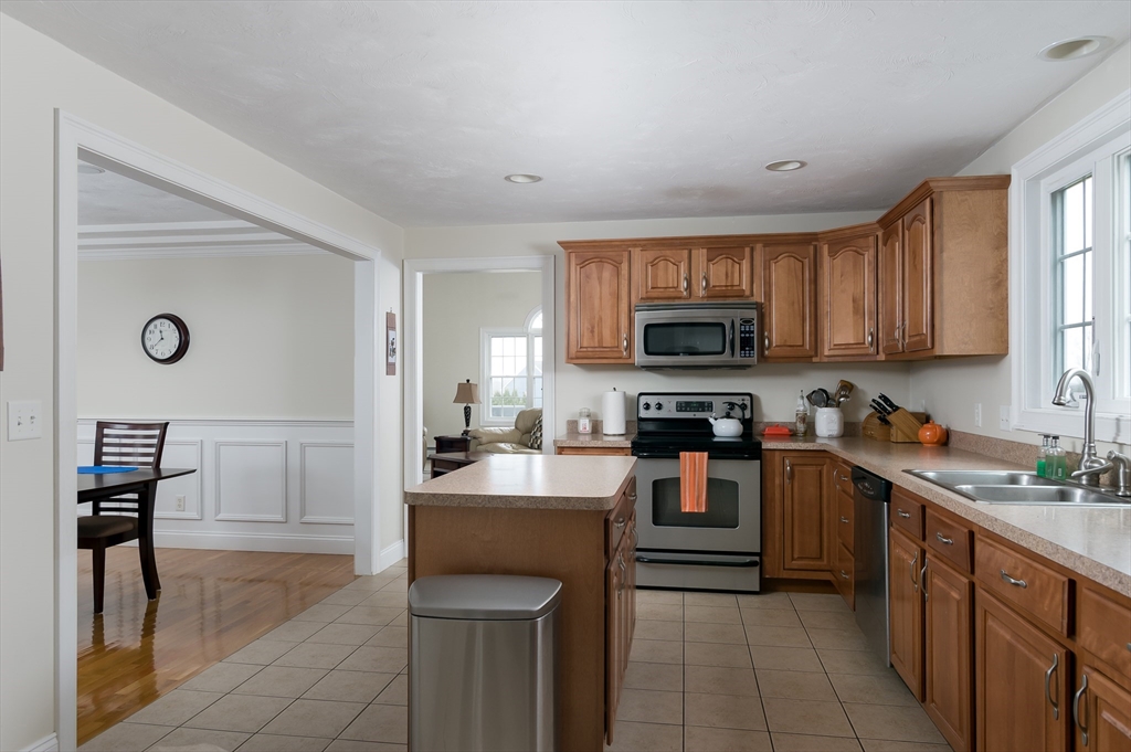 6 Marjorie Lane Rutland, MA 01543 - Photo 6 of 29 Gallery Image 6