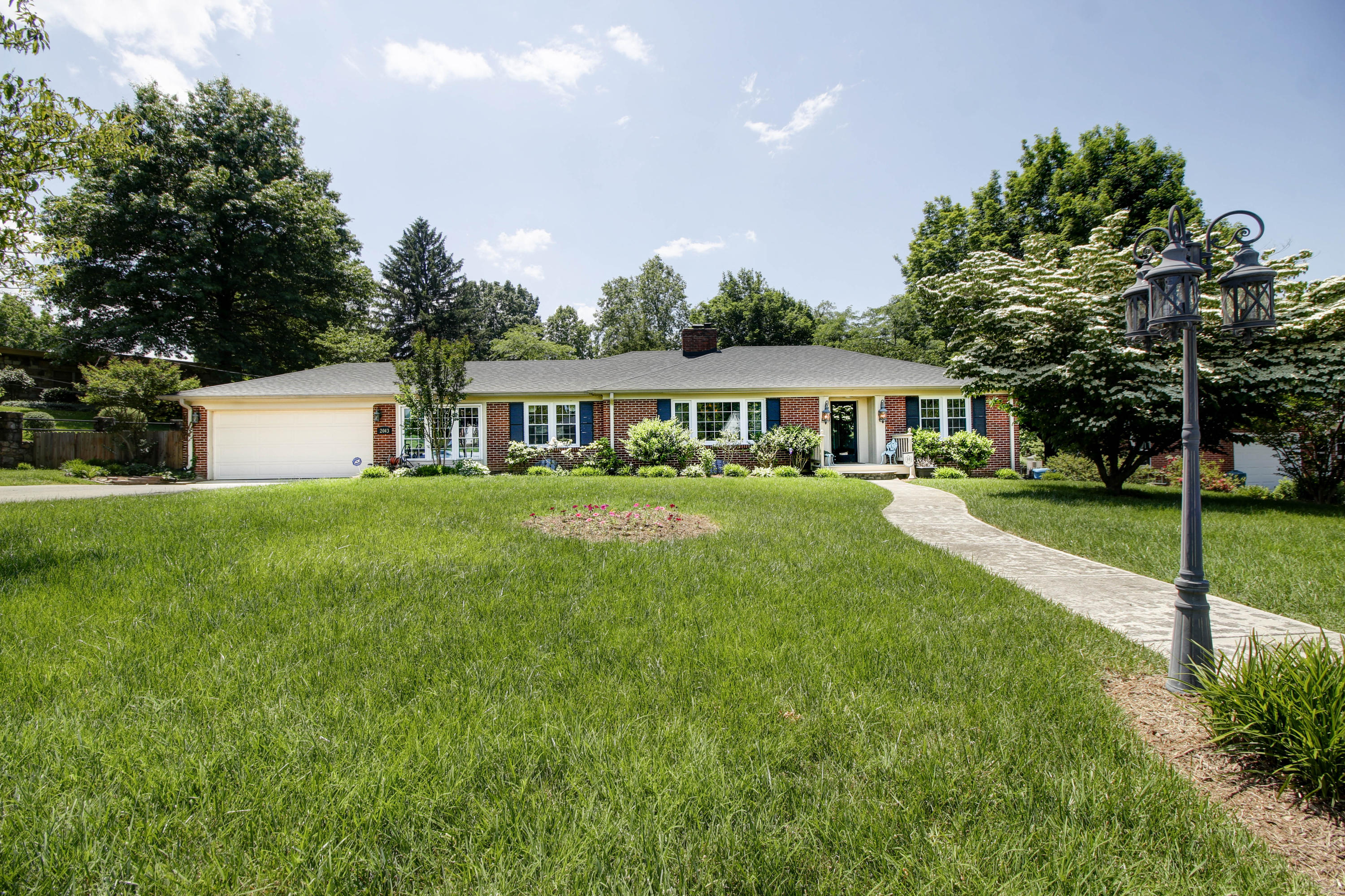 2043 Darlington Road Southwest Roanoke, VA 24018 - Photo 2 of 44 _MG_2076_77_78_79_80