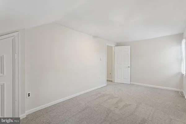 $2,399 | 9 East Federal Street, Burlington, NJ 08016