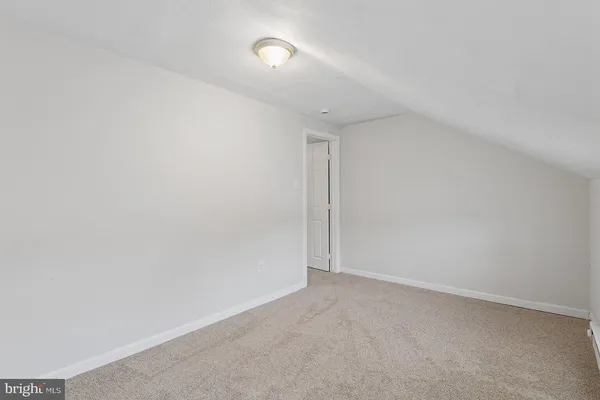 $2,399 | 9 East Federal Street, Burlington, NJ 08016