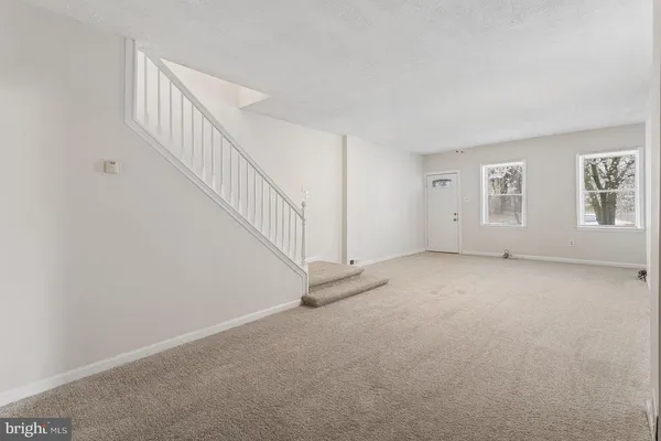 $2,399 | 9 East Federal Street, Burlington, NJ 08016