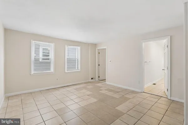 $2,399 | 9 East Federal Street, Burlington, NJ 08016