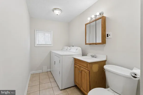 $2,399 | 9 East Federal Street, Burlington, NJ 08016