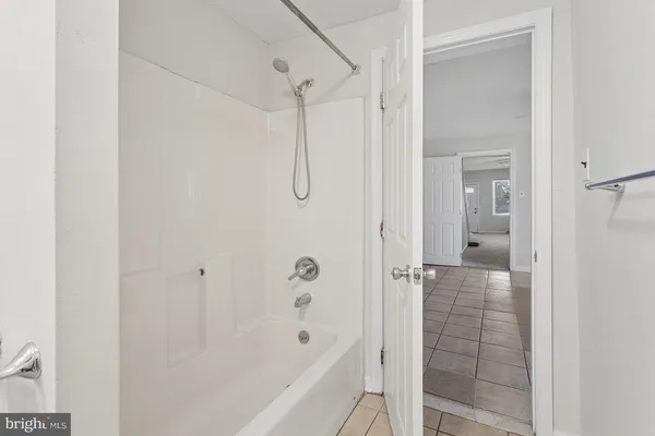 $2,399 | 9 East Federal Street, Burlington, NJ 08016