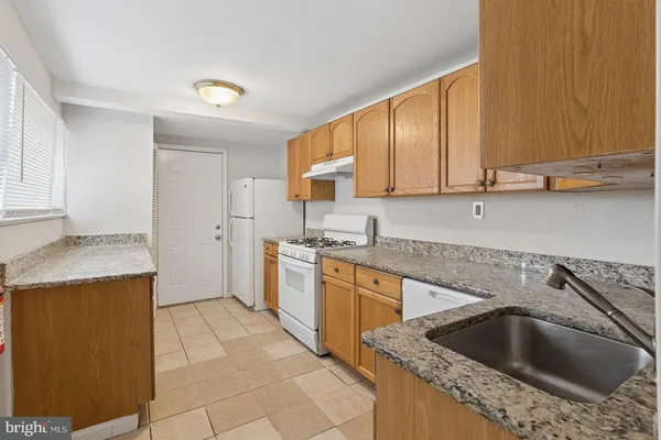 $2,399 | 9 East Federal Street, Burlington, NJ 08016