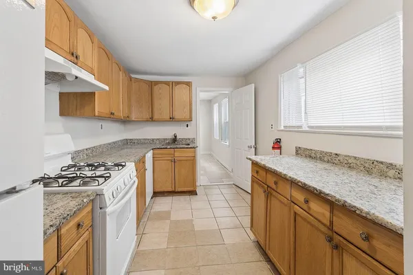 $2,399 | 9 East Federal Street, Burlington, NJ 08016