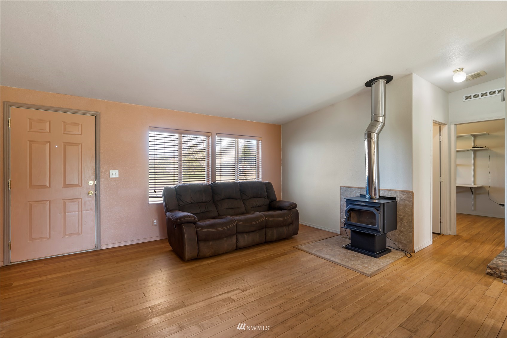 6224 Robbins Road Ellensburg, WA 98926 - Photo 4 of 38 Gallery Image 4