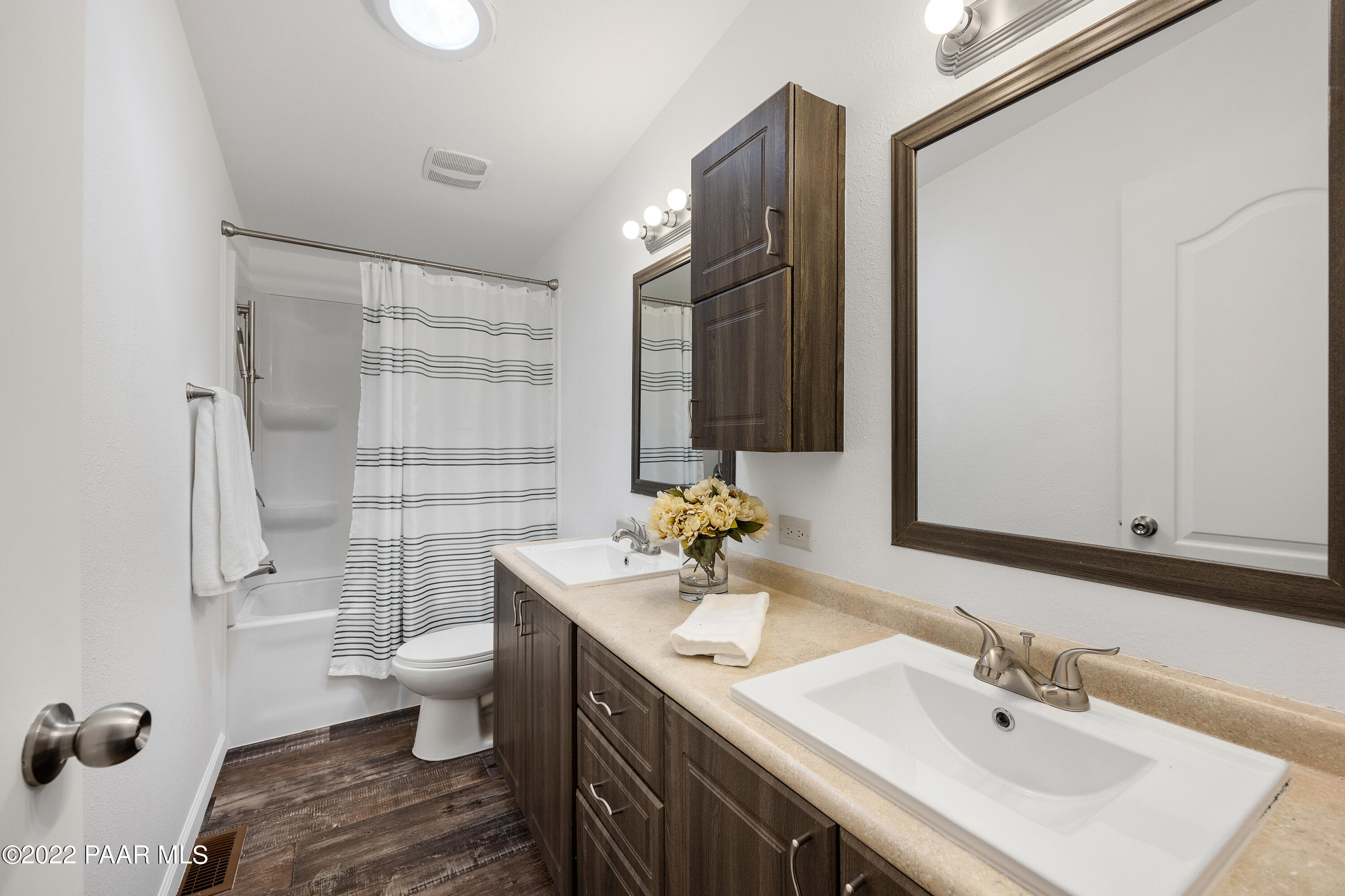 17499 East Bob White Road Spring Valley, AZ 86333 - Photo 17 of 18 018_Bathroom