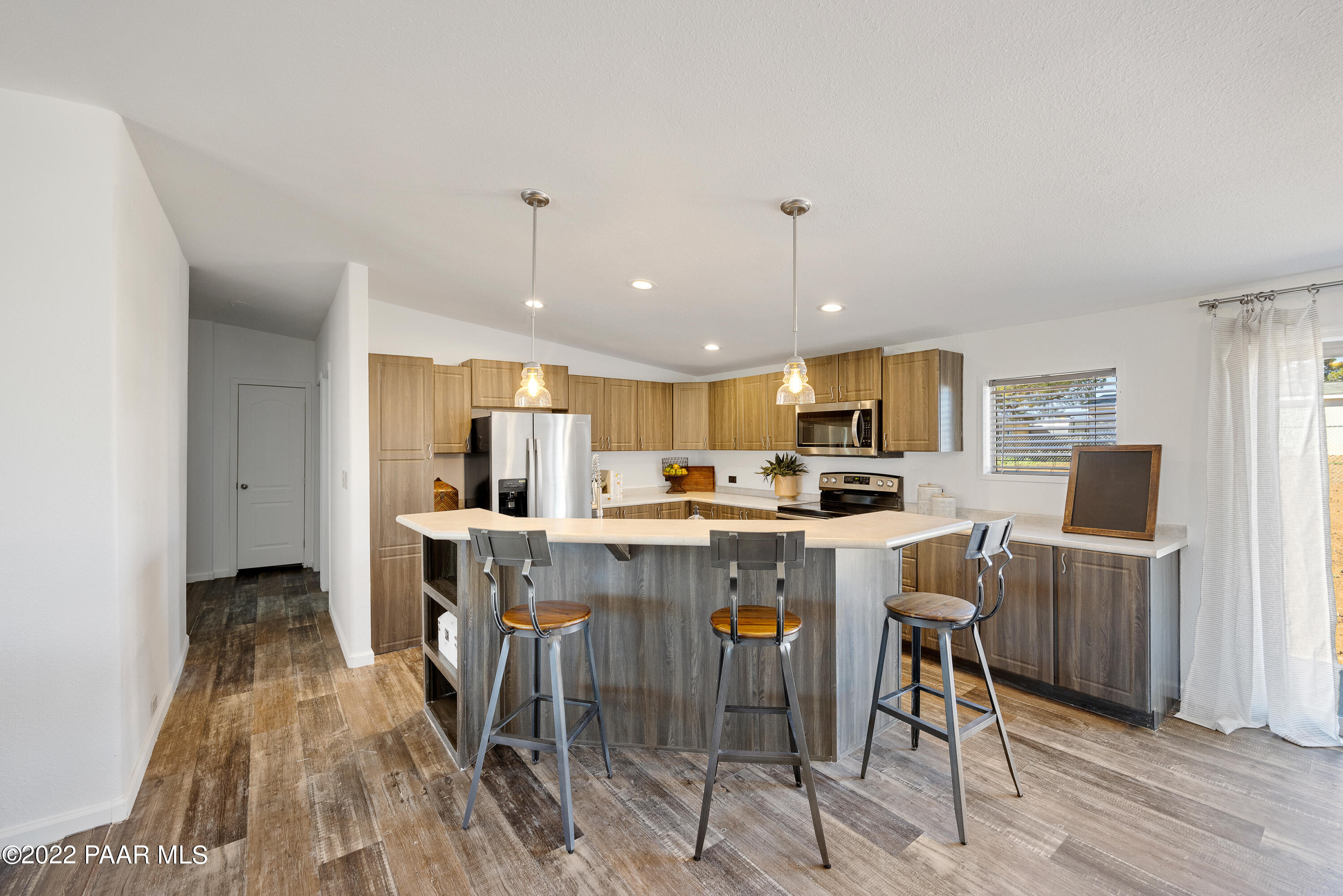 17499 East Bob White Road Spring Valley, AZ 86333 - Photo 3 of 18 010_Kitchen