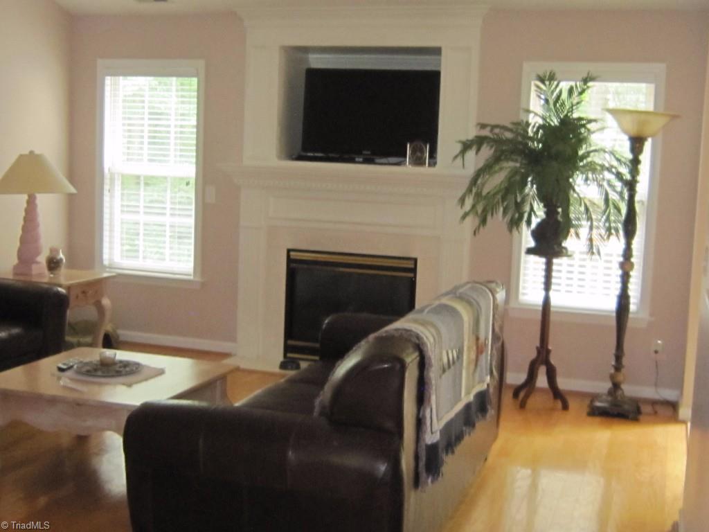 7915 Daltonshire Drive Oak Ridge, NC 27310 - Photo 5 of 23