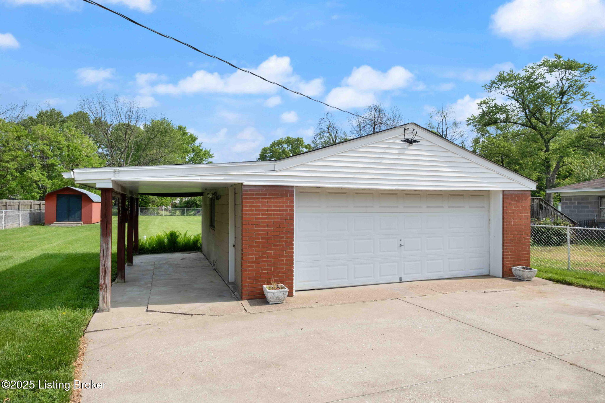 2405 Donna Road Louisville, KY 40216 - Photo 19 of 31 2405 Donna Rd-5