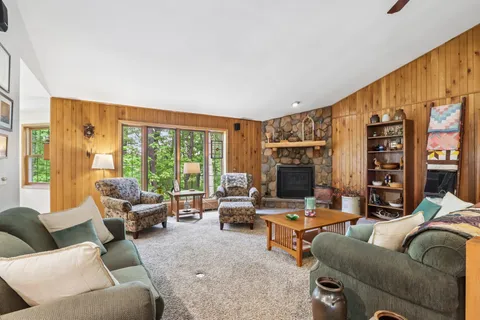 $589,000 | 355 Maple Heights Road, Medina, WI 53559