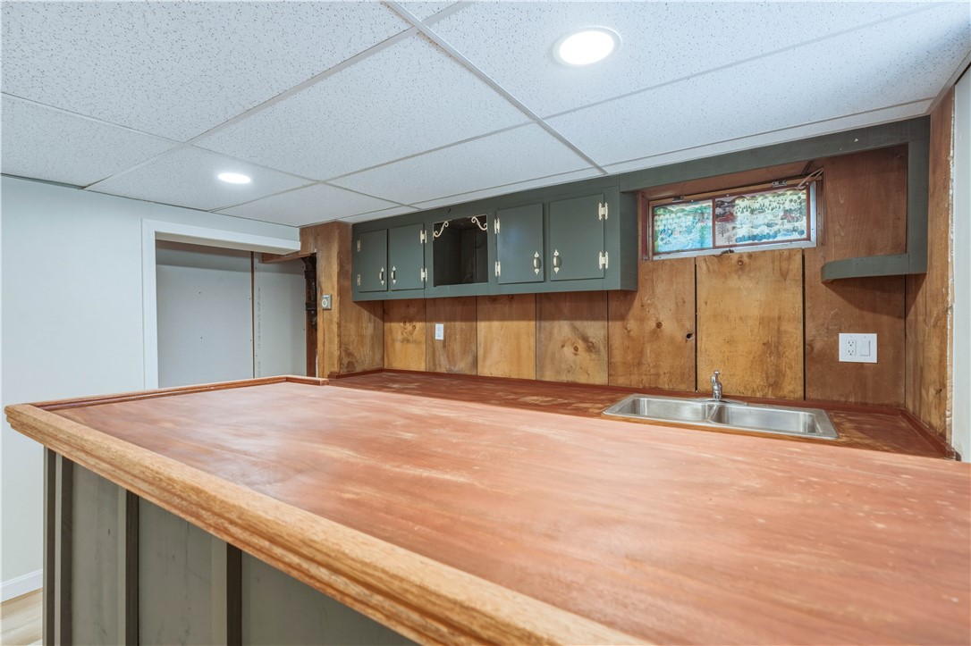 3 Sundale Road Cranston, RI 02921 - Photo 31 of 50