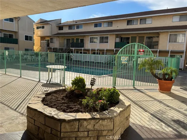 $550,000 | 121 Sinclair Avenue, Unit 103, Glendale, CA 91206