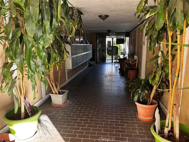 $550,000 | 121 Sinclair Avenue, Unit 103, Glendale, CA 91206