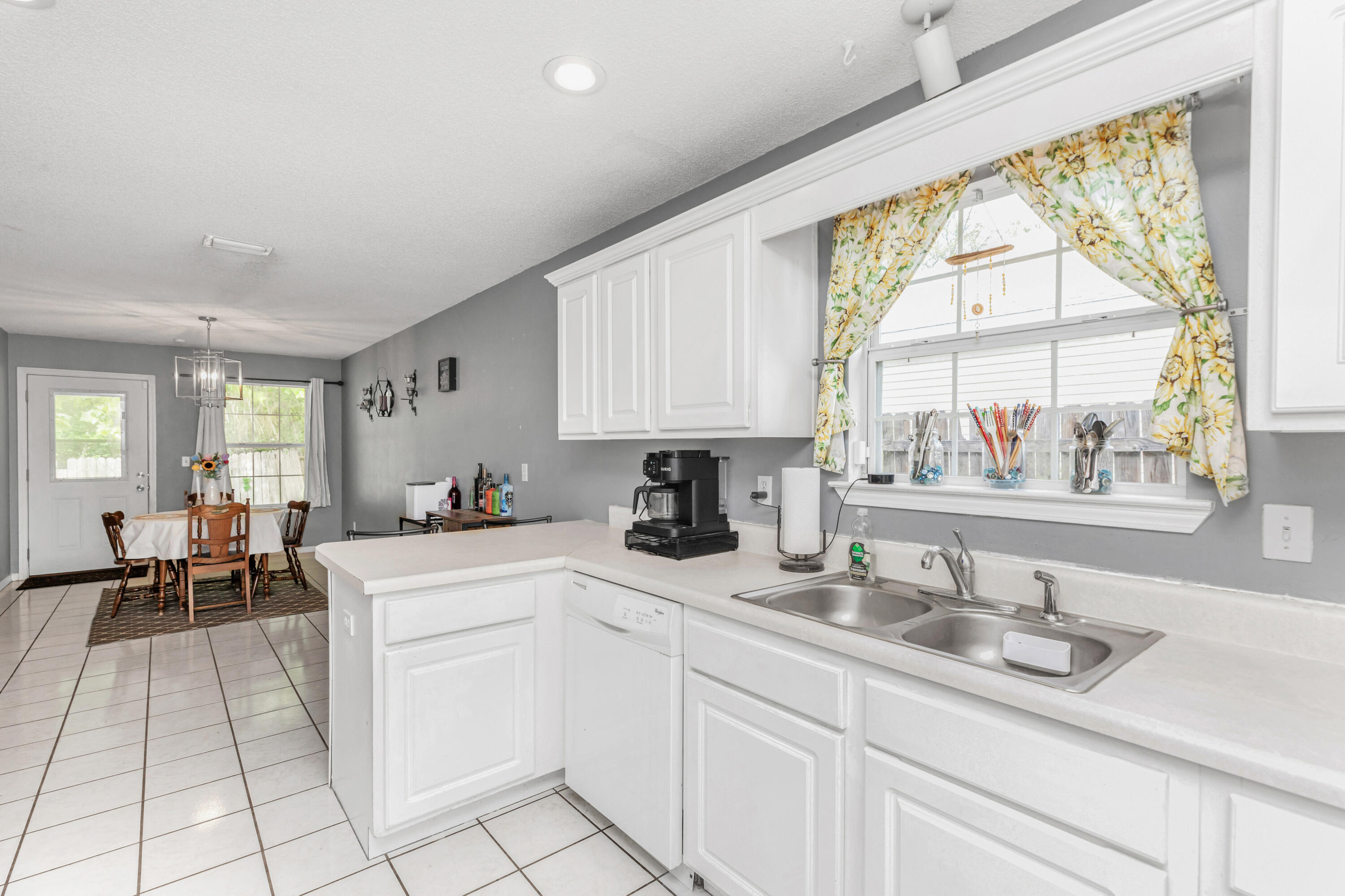 16 Cactus Road Mary Esther, FL 32569 - Photo 13 of 35 147A9139