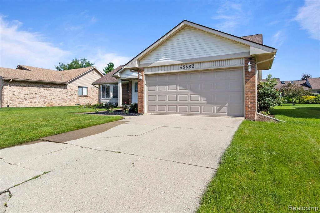 45682 Hanford Road Canton, MI 48187 - Photo 2 of 33