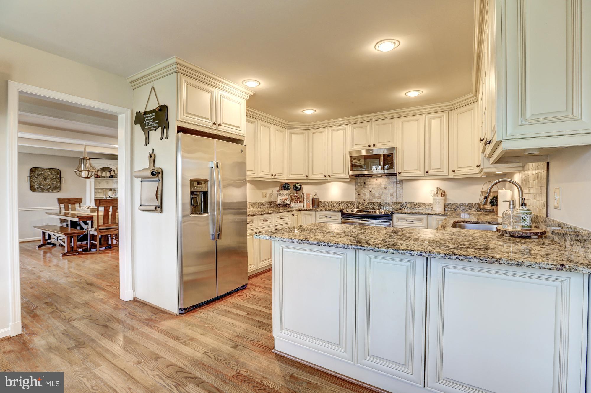 17943 Pond Road Ashton, MD 20861 - Photo 13 of 77 Knockout Kitchen!