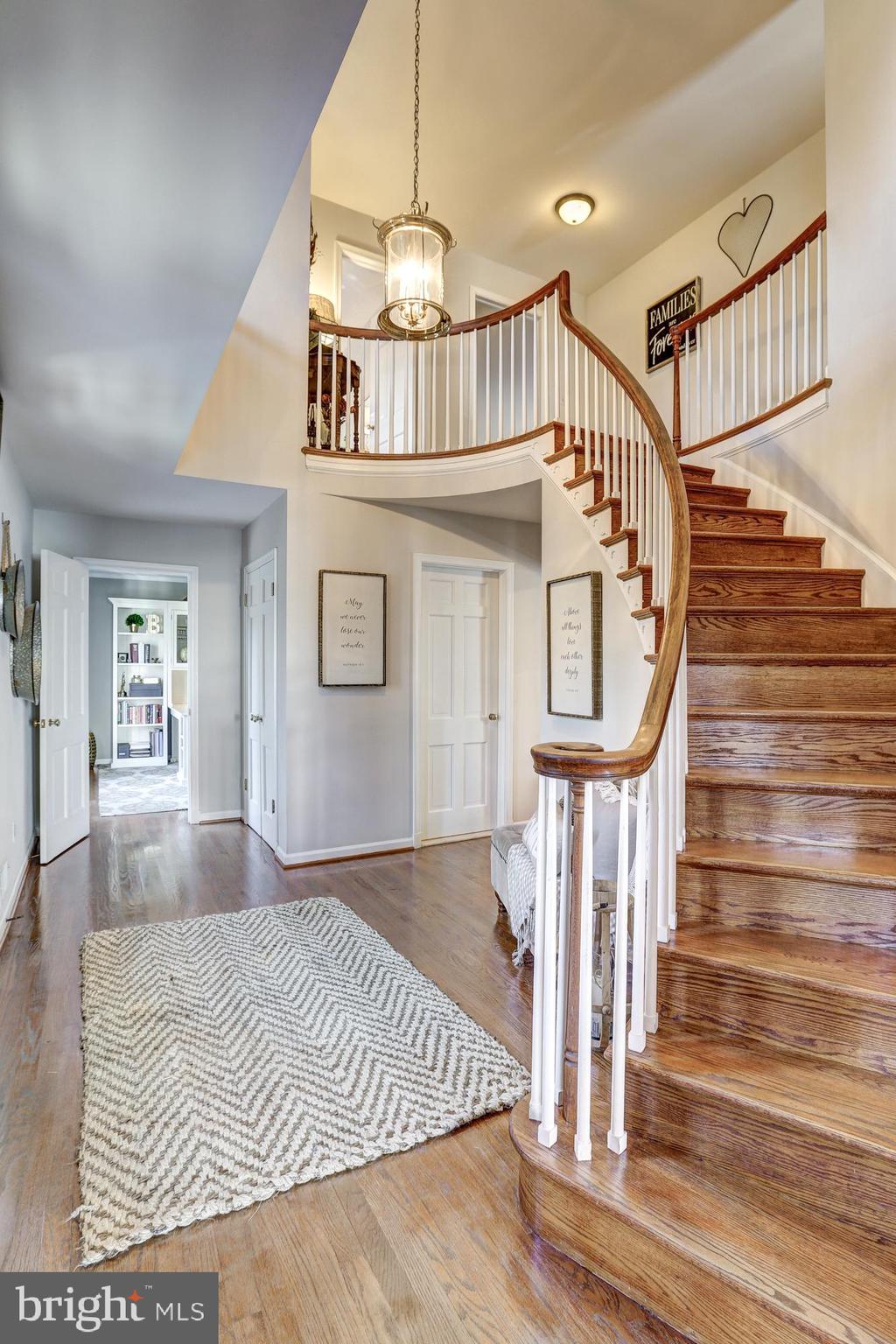 17943 Pond Road Ashton, MD 20861 - Photo 28 of 77 such a gorgeous way up!