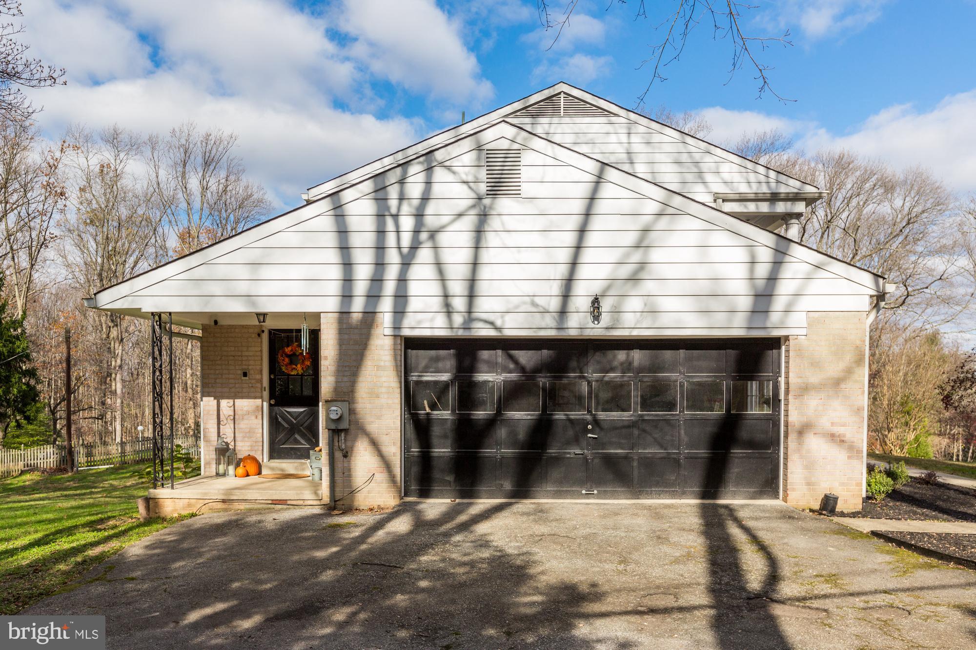 17943 Pond Road Ashton, MD 20861 - Photo 58 of 77 side entry