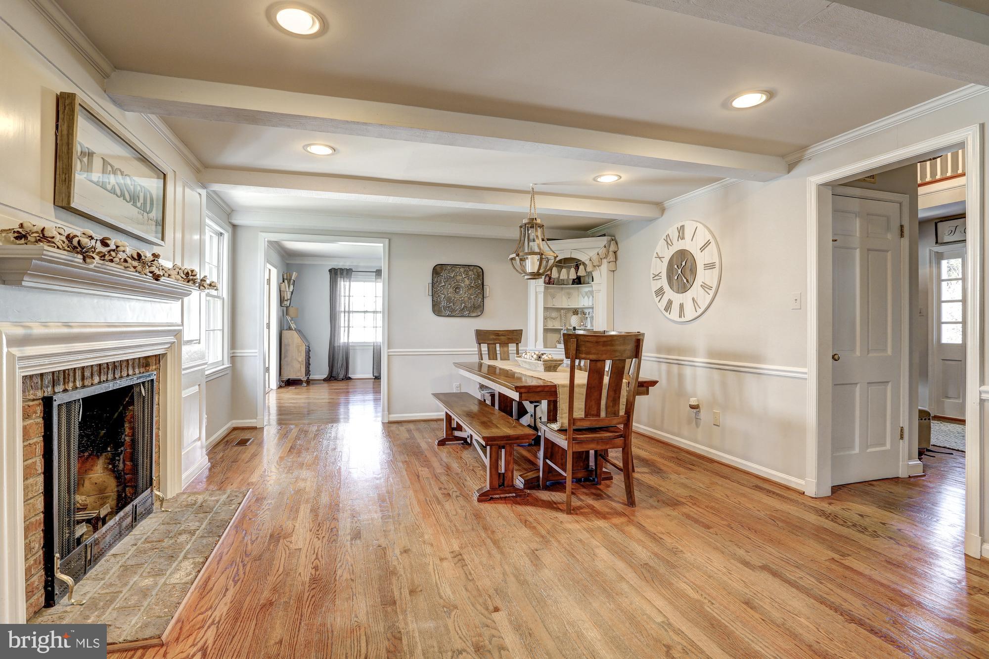 17943 Pond Road Ashton, MD 20861 - Photo 8 of 77 Fabulous, oversized Dining Room
