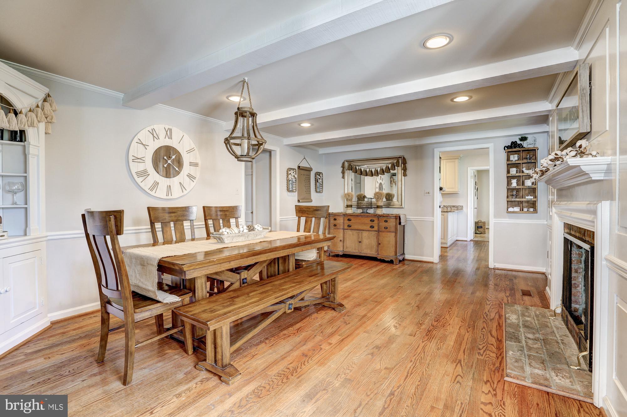 17943 Pond Road Ashton, MD 20861 - Photo 10 of 77 charming and in between Living Room and Kitchen