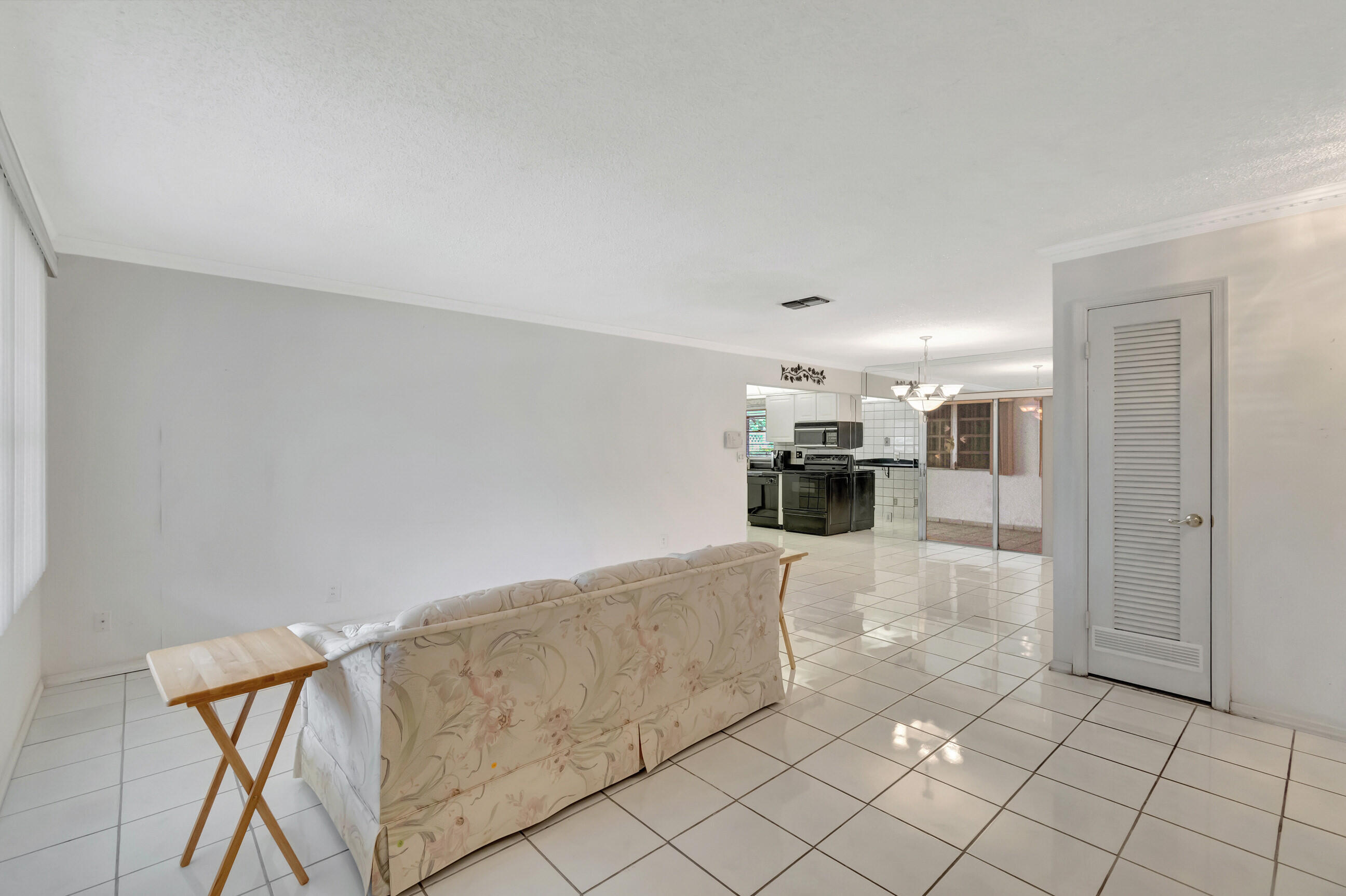 9666 Colorado Court Boca Raton, FL 33434 - Photo 9 of 50 DSC_1023