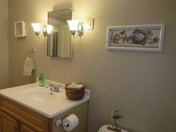 $1,995 | 5443 Post Road, Unit 2, Charlestown, RI 02813