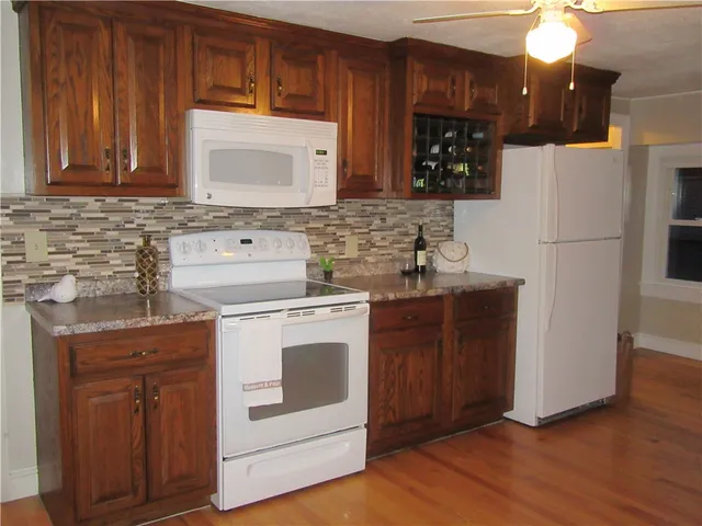 $1,995 | 5443 Post Road, Unit 2, Charlestown, RI 02813