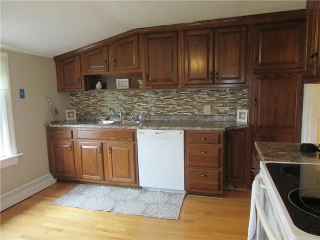 $1,995 | 5443 Post Road, Unit 2, Charlestown, RI 02813