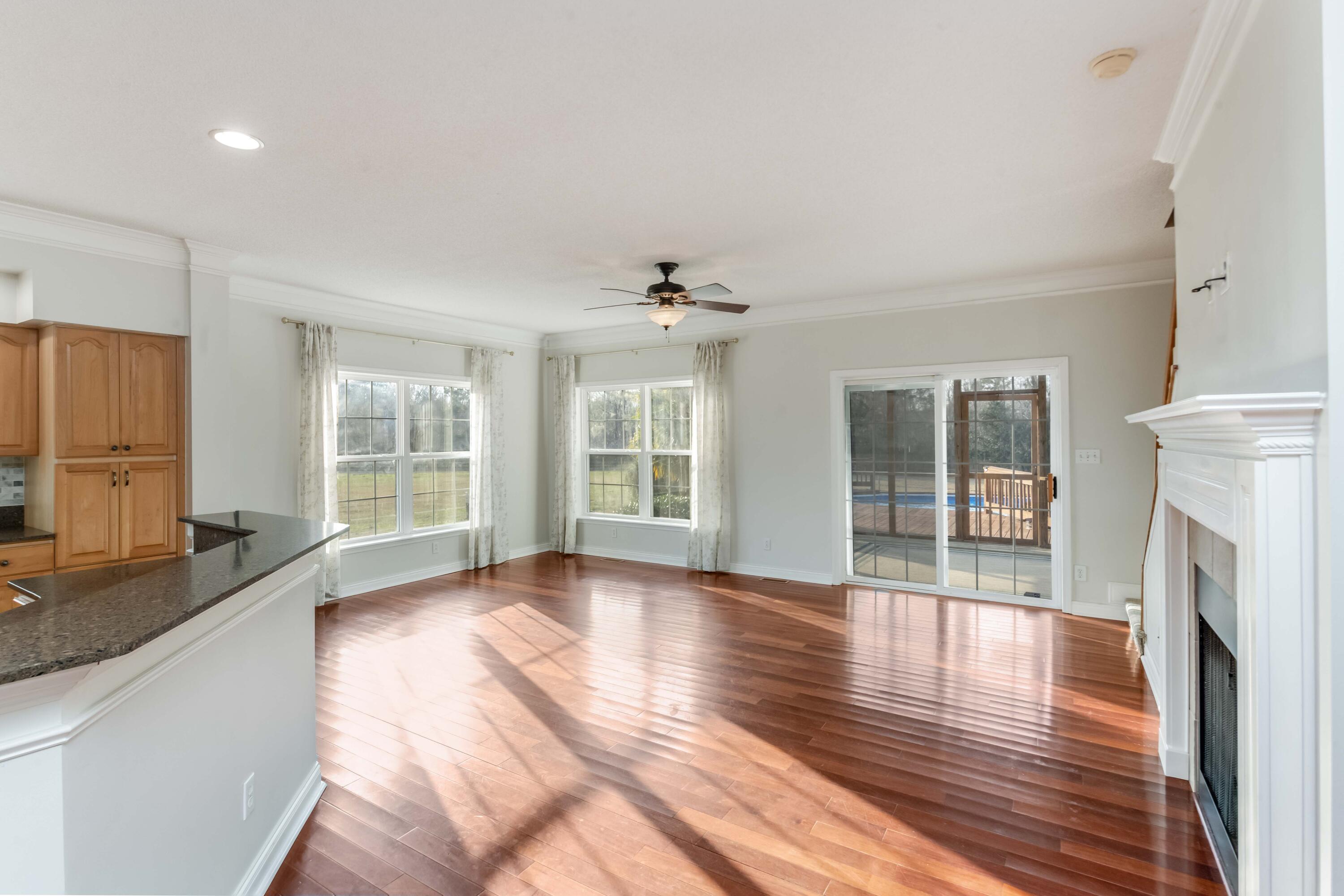 113 Rookery Court Summerville, SC 29483 - Photo 19 of 65 113 Rookery Court Interiors LR-12