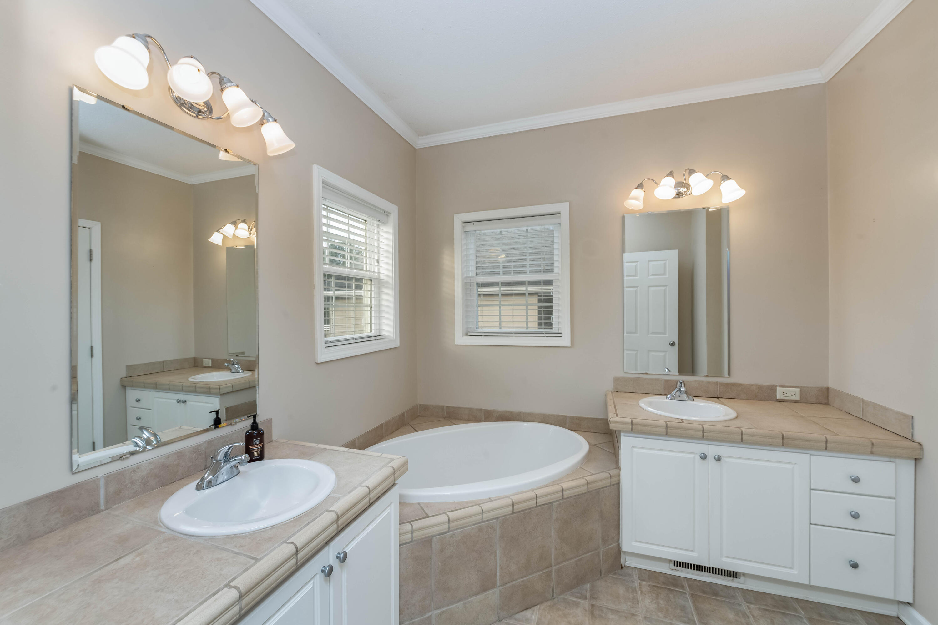 113 Rookery Court Summerville, SC 29483 - Photo 28 of 65 113 Rookery Court Interiors LR-41