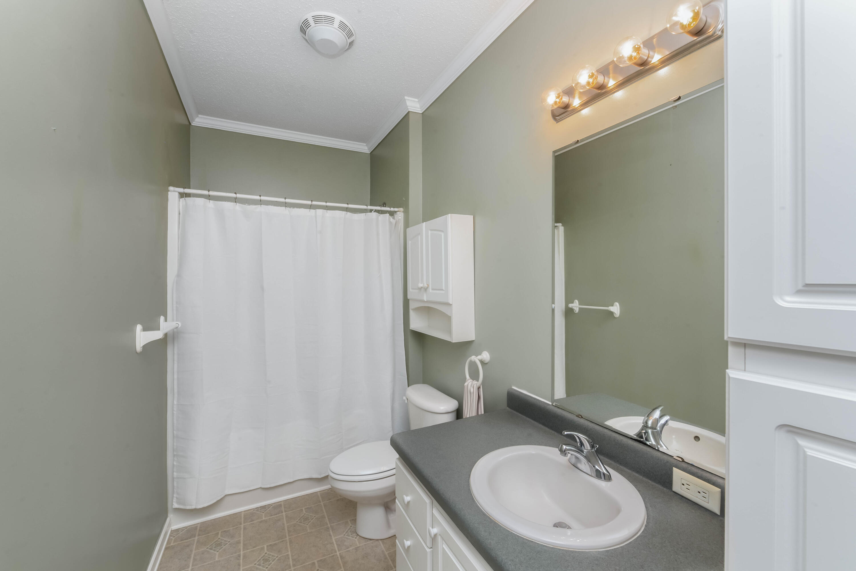 113 Rookery Court Summerville, SC 29483 - Photo 34 of 65 113 Rookery Court Interiors LR-36