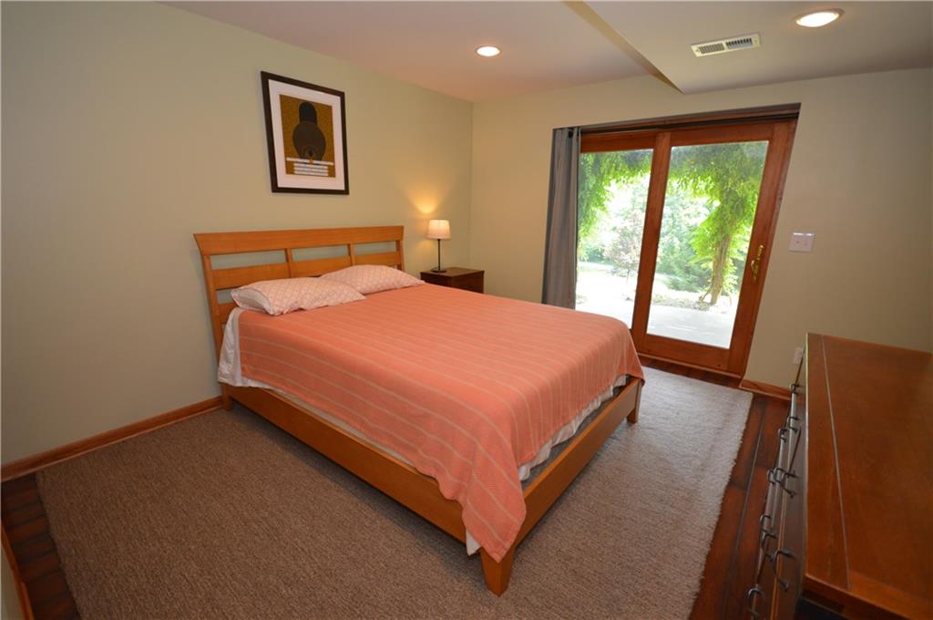 714 Park Road Clinton, PA 15026 - Photo 17 of 25 Gallery Image 17