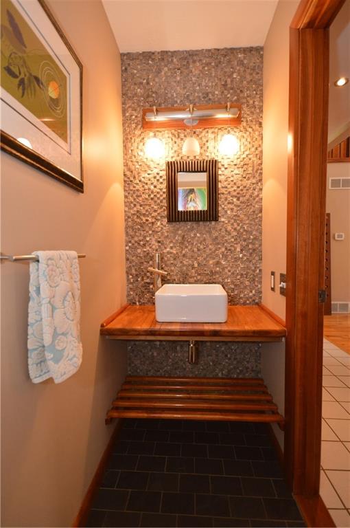 714 Park Road Clinton, PA 15026 - Photo 23 of 25 powder room on main floor