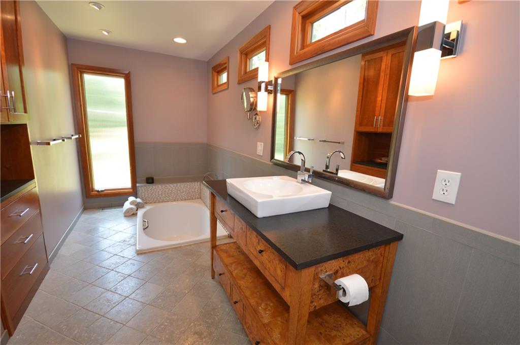 714 Park Road Clinton, PA 15026 - Photo 24 of 25 Gallery Image 24
