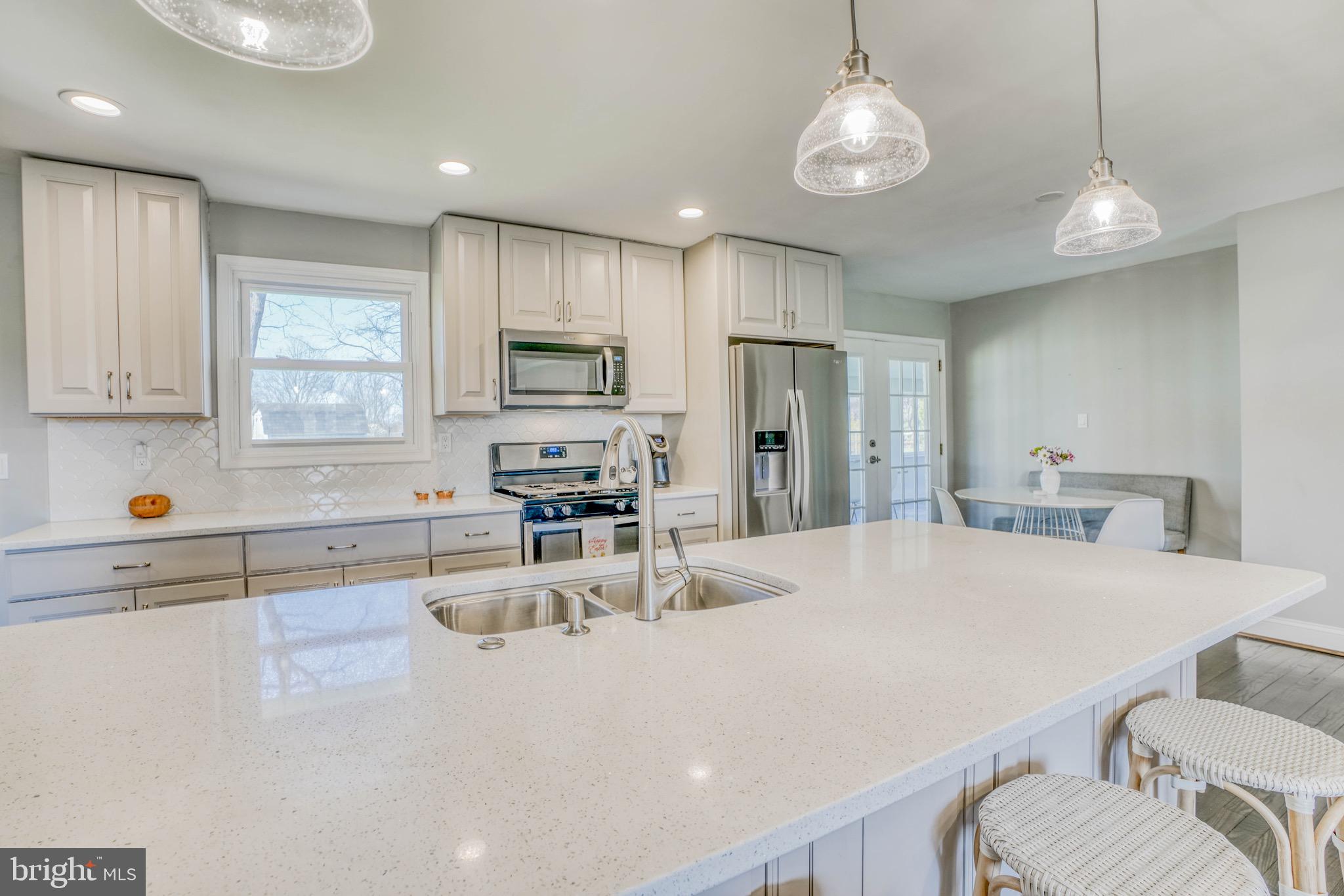 2818 Pinewick Road Ellicott City, MD 21042 - Photo 14 of 75 Spacious Island Seating