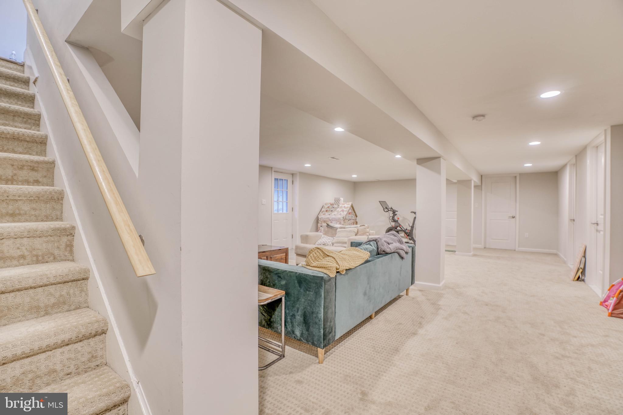2818 Pinewick Road Ellicott City, MD 21042 - Photo 50 of 75 Gallery Image 50