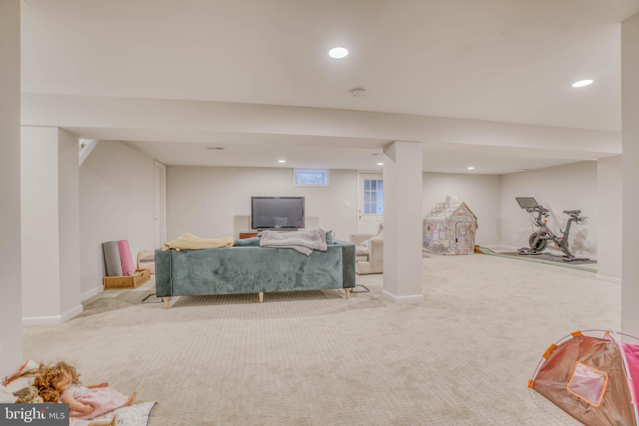 2818 Pinewick Road Ellicott City, MD 21042 - Photo 58 of 75 Gallery Image 58
