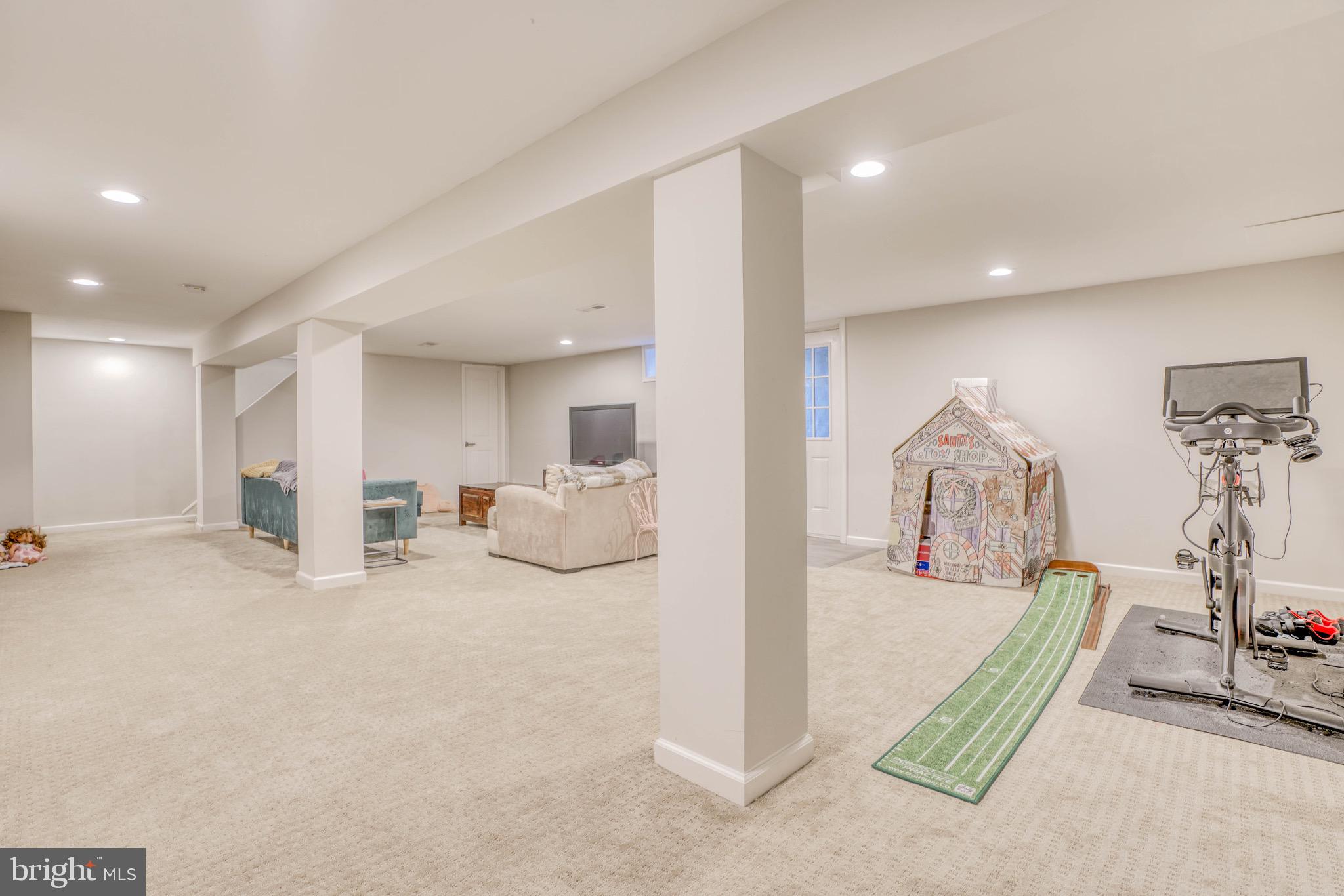 2818 Pinewick Road Ellicott City, MD 21042 - Photo 59 of 75 Gallery Image 59