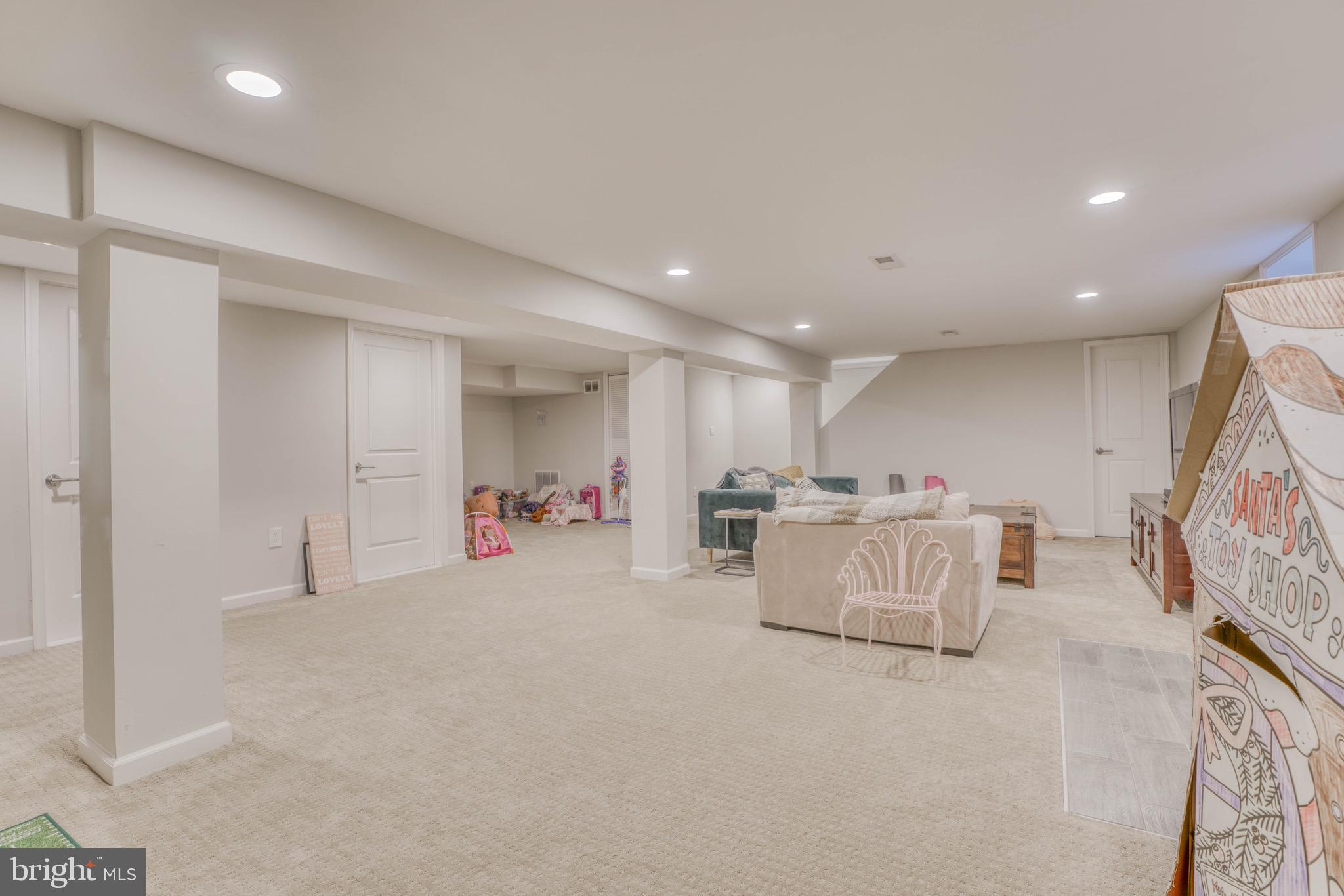 2818 Pinewick Road Ellicott City, MD 21042 - Photo 60 of 75 Gallery Image 60