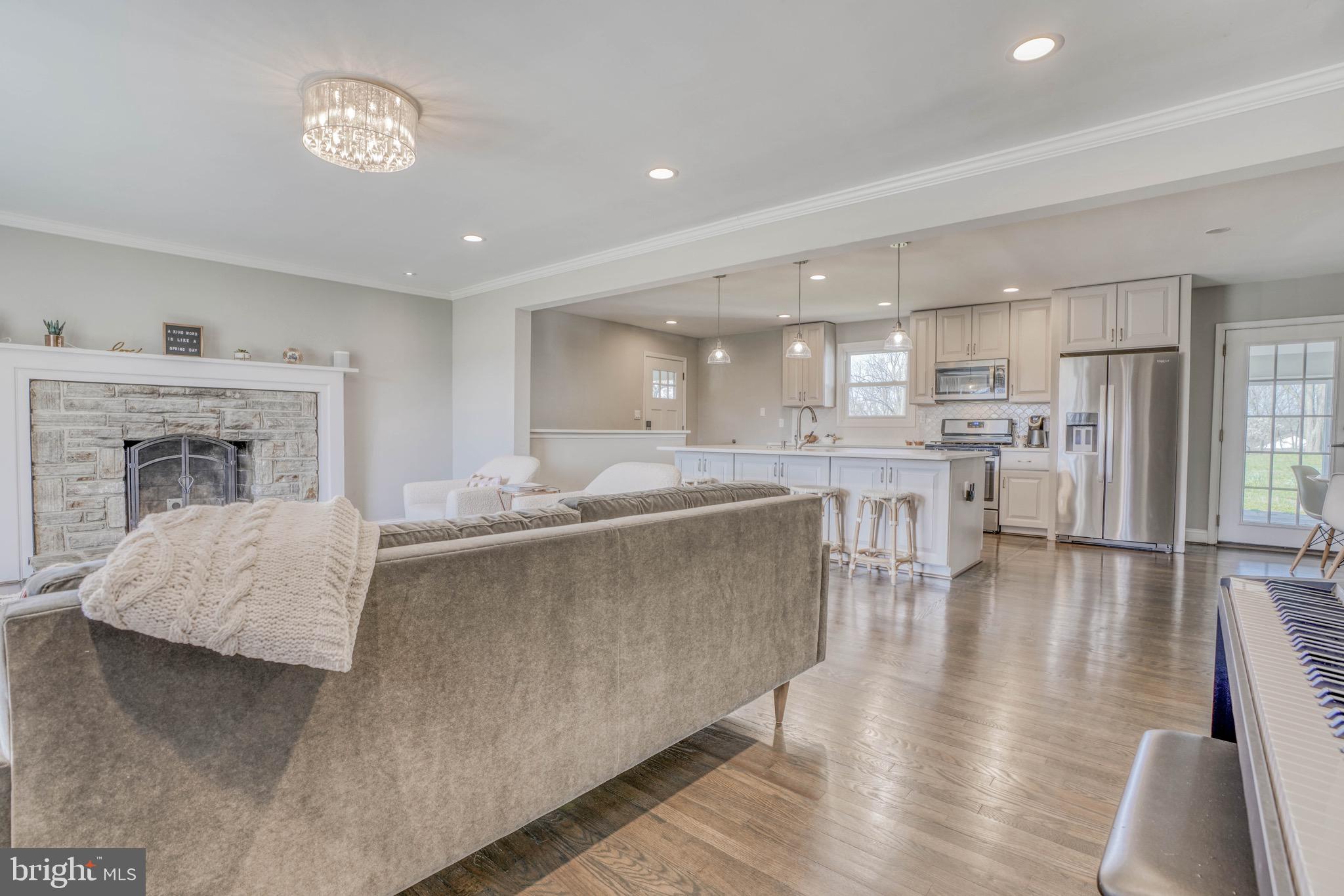 2818 Pinewick Road Ellicott City, MD 21042 - Photo 7 of 75 Gallery Image 7