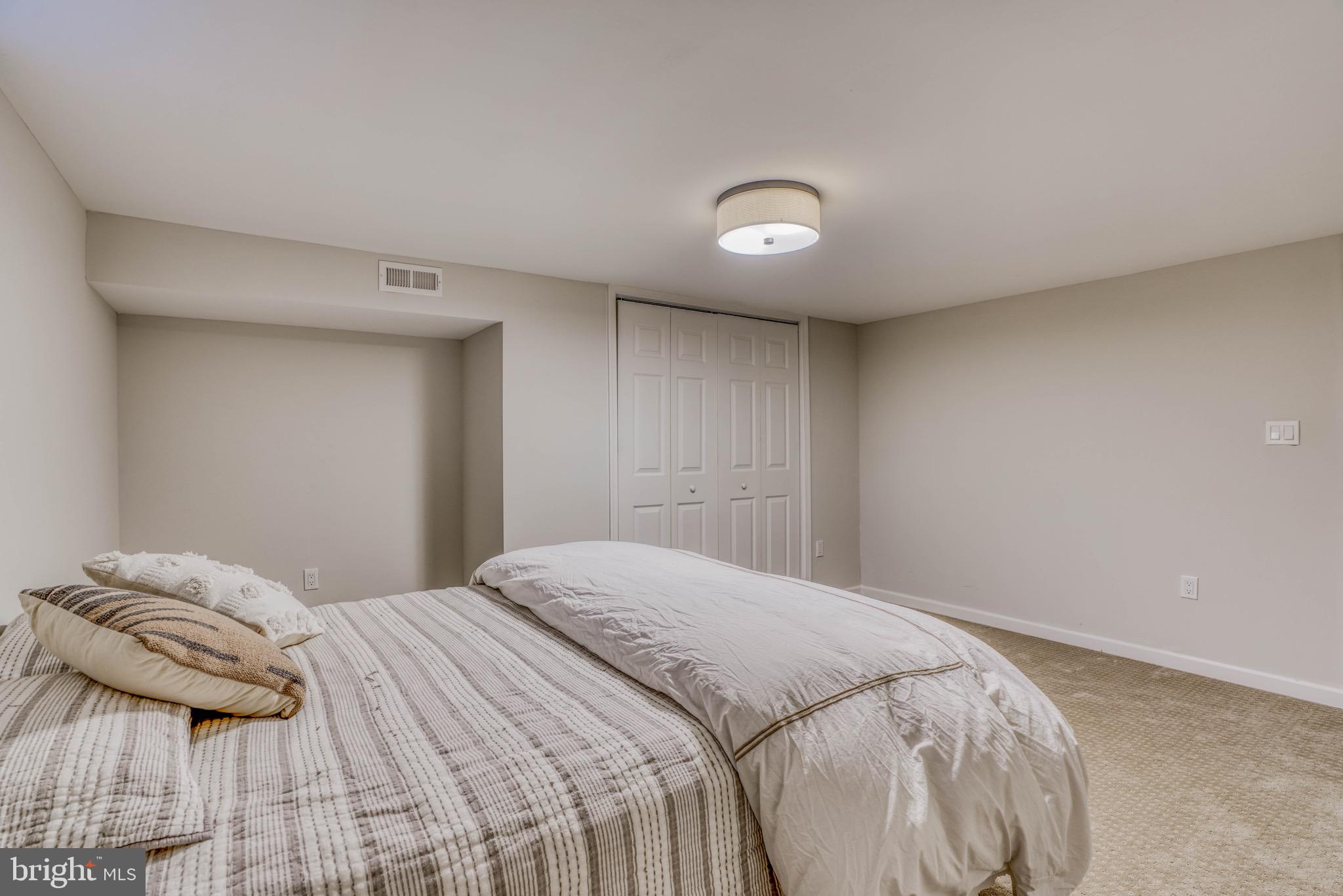 2818 Pinewick Road Ellicott City, MD 21042 - Photo 68 of 75 Gallery Image 68