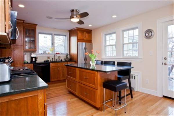 27 Kingman Road Newton, MA 02461 - Photo 4 of 5