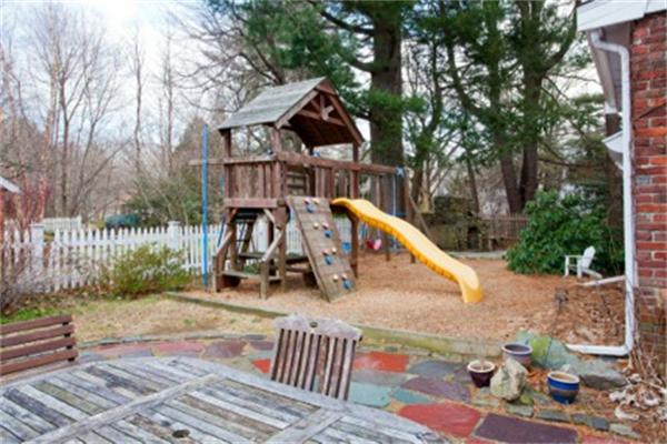 27 Kingman Road Newton, MA 02461 - Photo 5 of 5