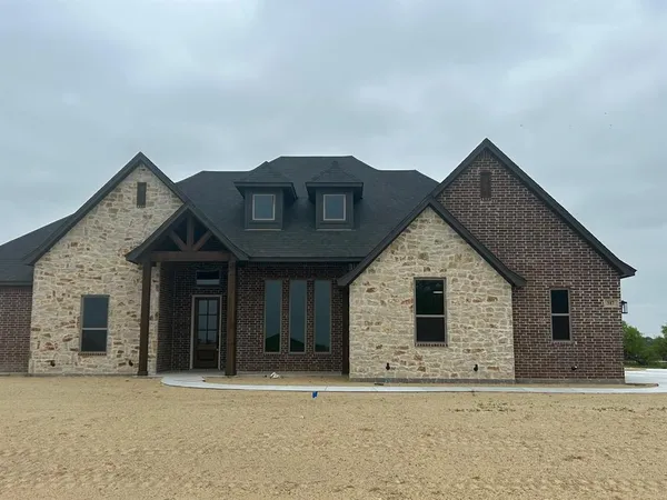 $580,000 | 517 Longhorn Lane, Springtown, TX 76082