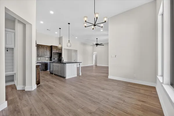 $580,000 | 517 Longhorn Lane, Springtown, TX 76082