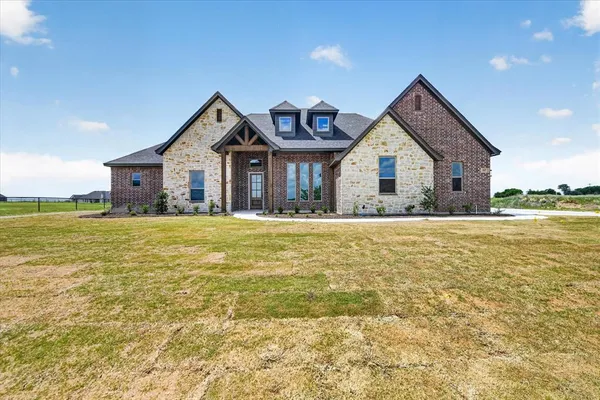 $580,000 | 517 Longhorn Lane, Springtown, TX 76082