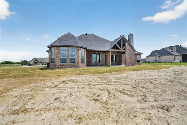 $580,000 | 517 Longhorn Lane, Springtown, TX 76082