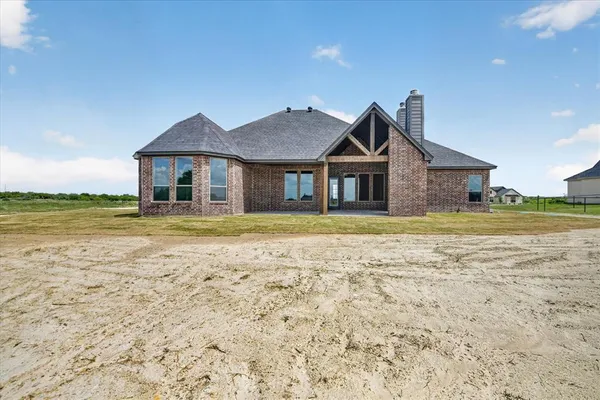 $580,000 | 517 Longhorn Lane, Springtown, TX 76082